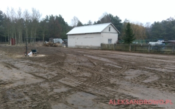 Porządkowanie placu wiejskiego 18.03.2017