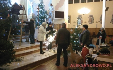 Ubieranie choinek oraz żłobka w kościele 21.12.2016